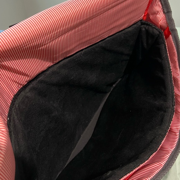 COPY - HERSCHEL SUPPLY CO. CHARCOAL CROSSHATCH POP QUIZ MESSENGER BAG - Picture 7 of 7